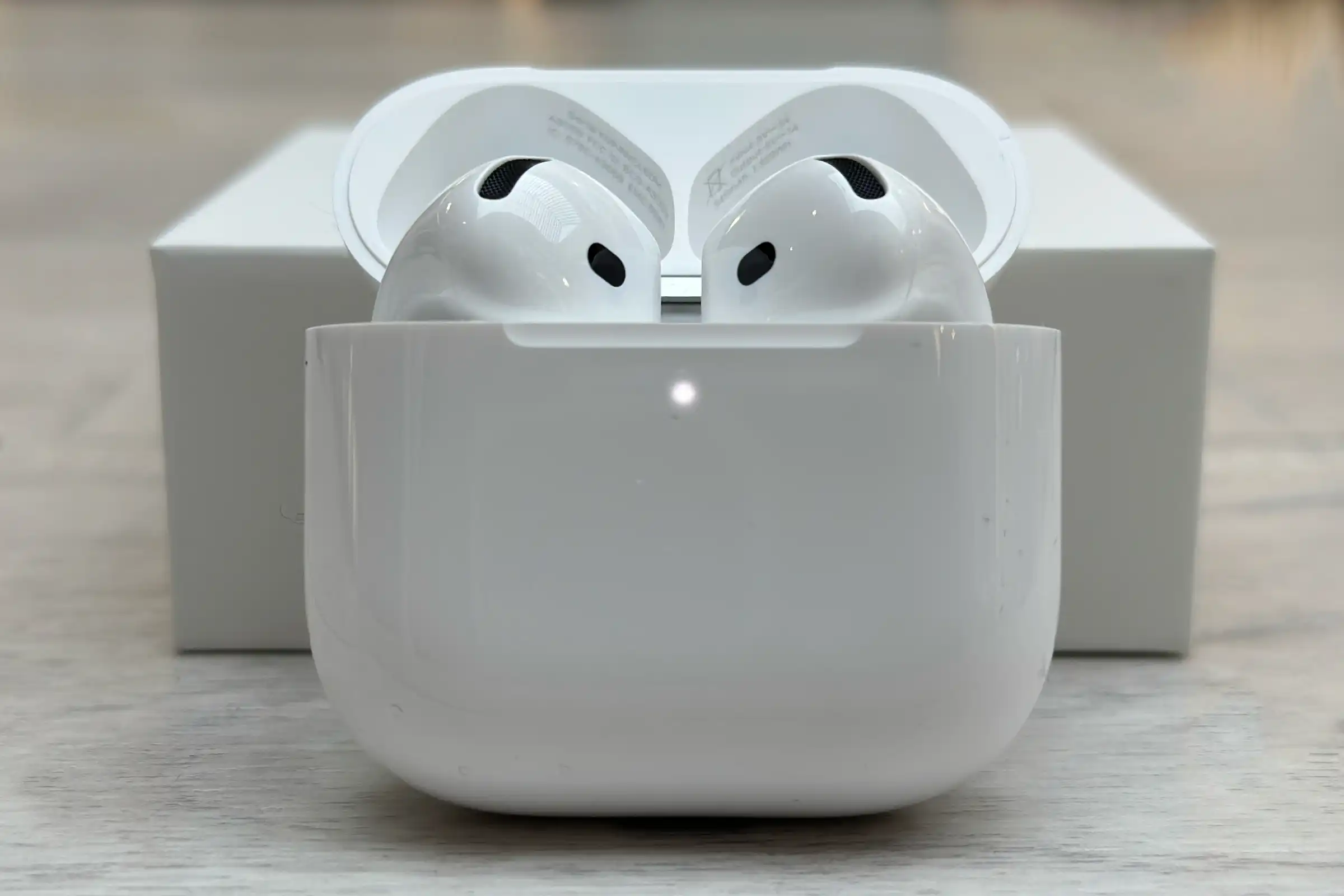 Weewle apple Airpods 4 with active noise cancellation